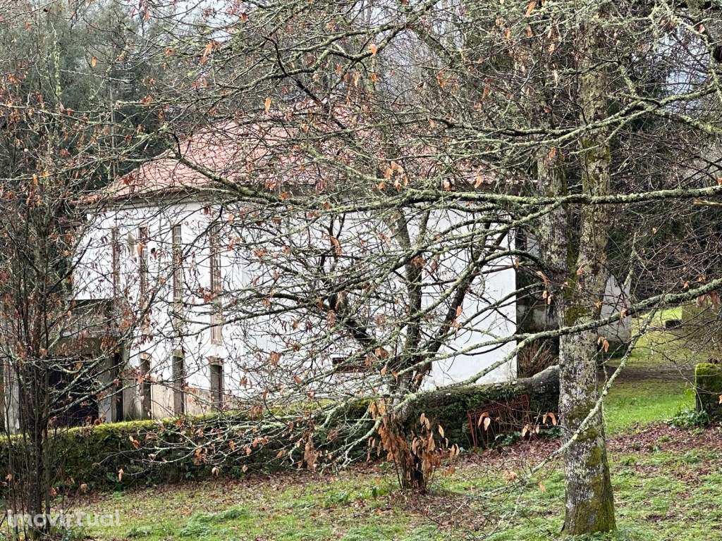 Quinta Senhorial Minhota no Centro de Ponte da Barca - Grande imagem: 2/35