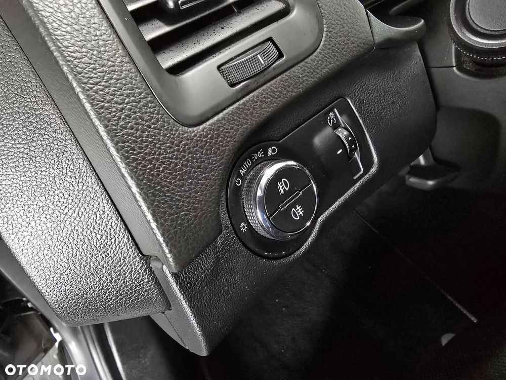 Opel Insignia 2.0 CDTI automatik Business Innovation - 13