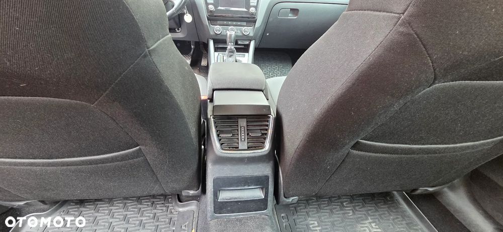 Skoda Octavia 1.6 TDI Elegance DSG - 9