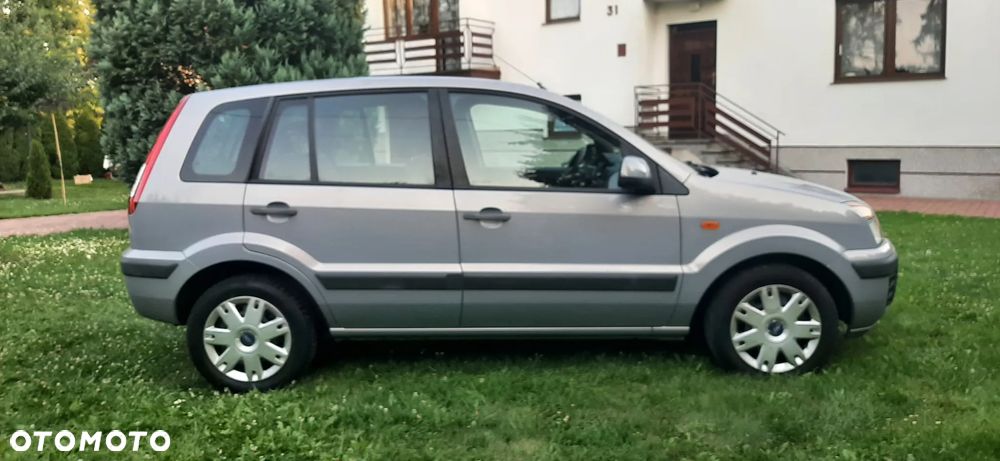 Ford Fusion - 10