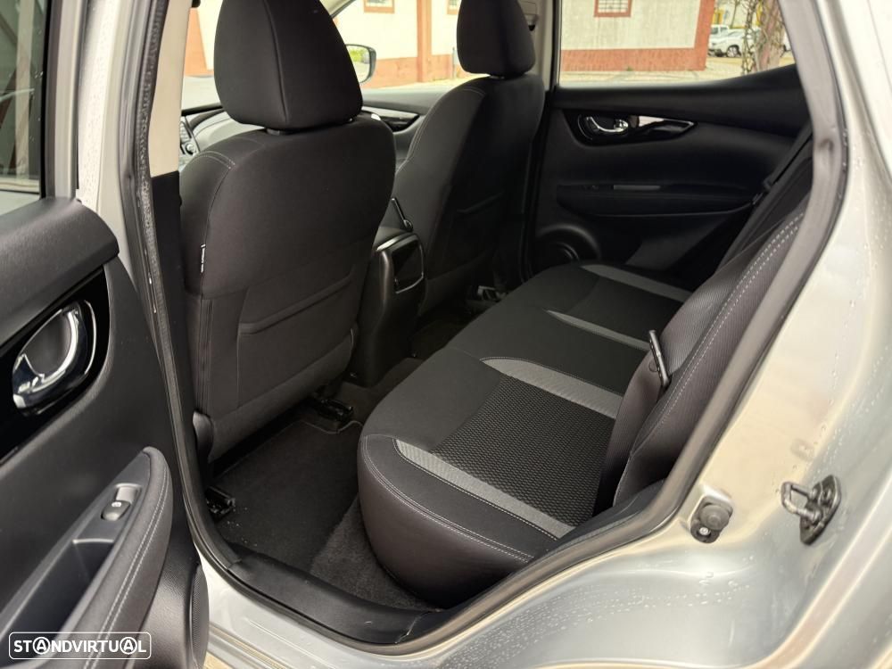 Nissan Qashqai 1.5 dCi N-Connecta Business - 19