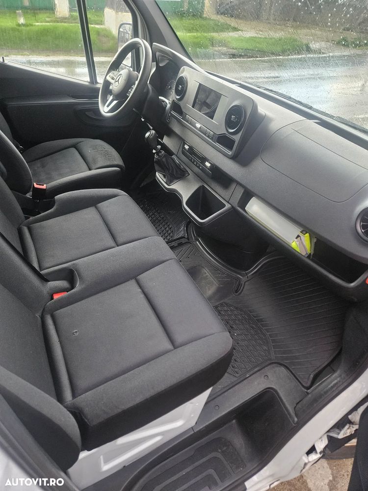 Mercedes-Benz Sprinter - 9