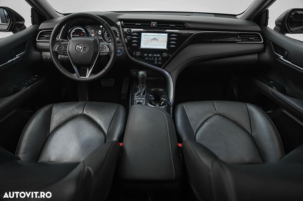 Toyota Camry Business Edition - 18