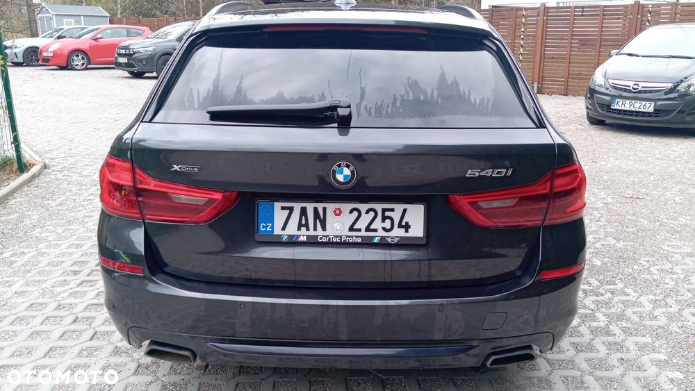 BMW Seria 5 540i xDrive - 9