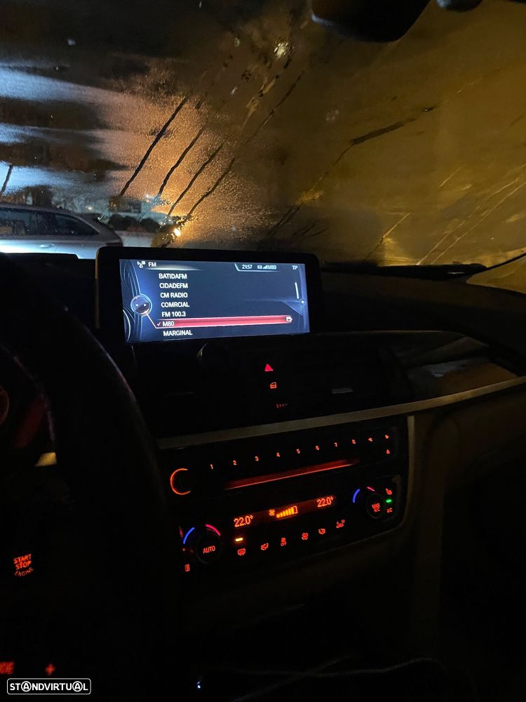 BMW 318 d Touring Aut. Luxury Line - 30