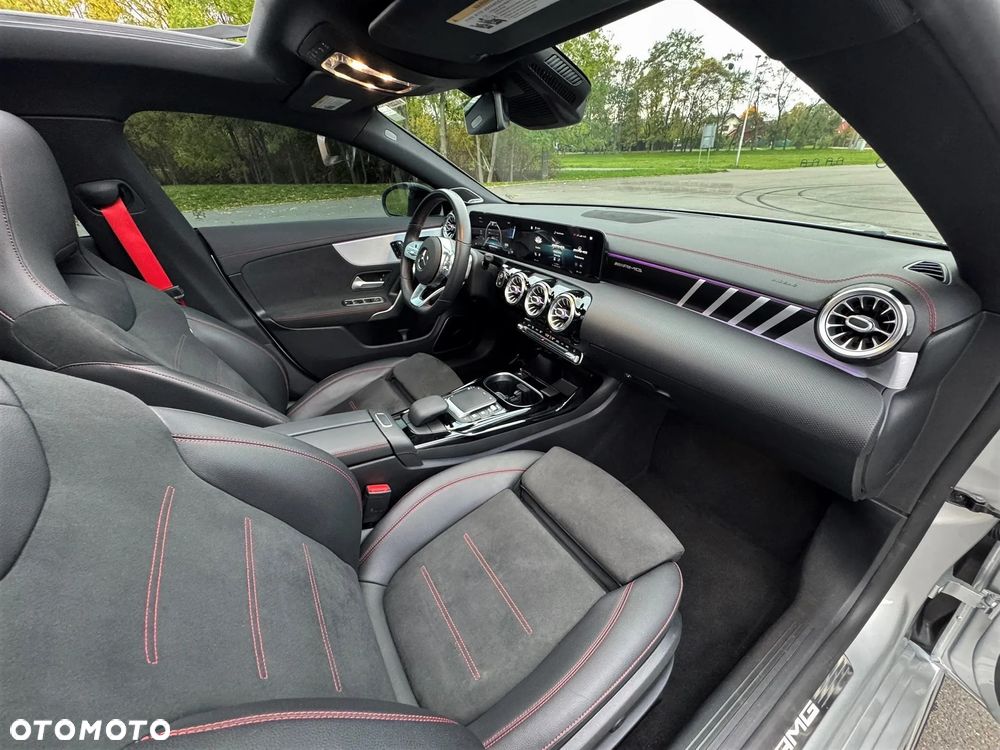 Mercedes-Benz CLA AMG 35 4Matic AMG Speedshift 7G-DCT - 22