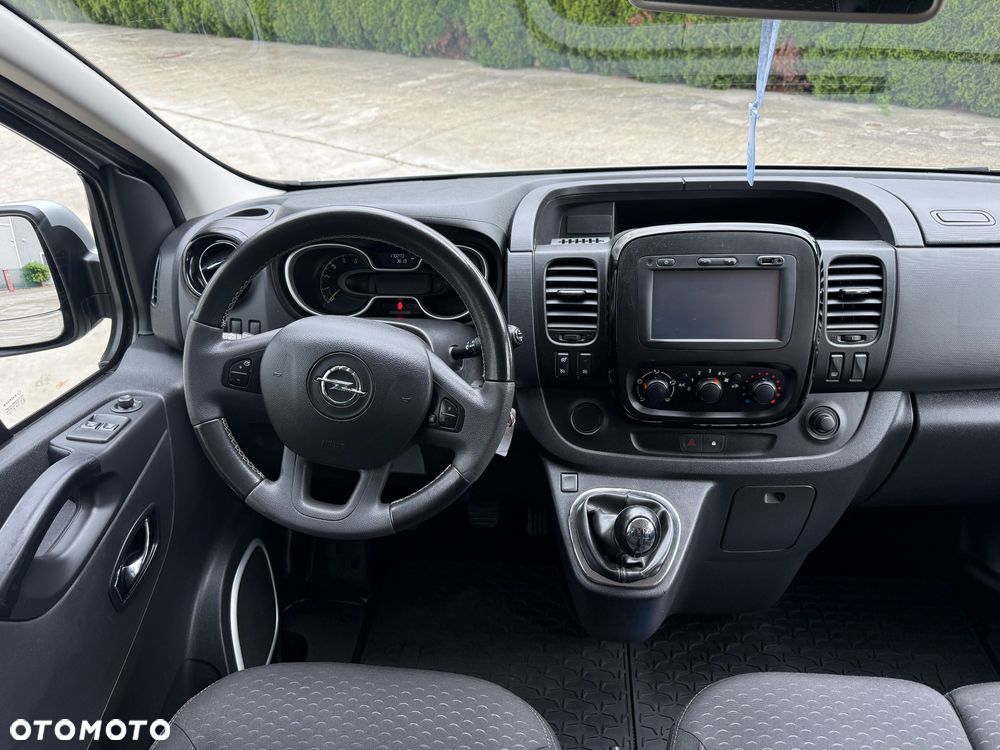 Opel Vivaro L2H1 2,9t Elegance Business - 17
