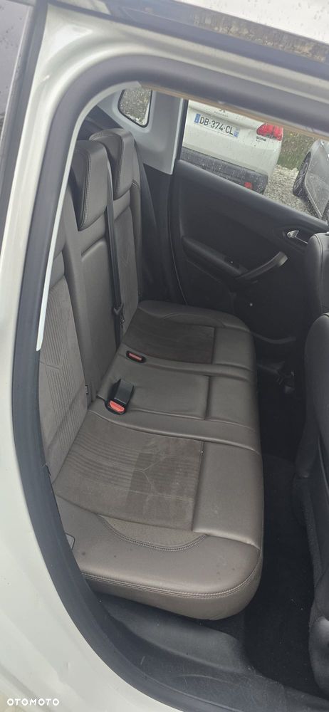 Peugeot 2008 e-HDi FAP 115 STOP & START Allure - 20