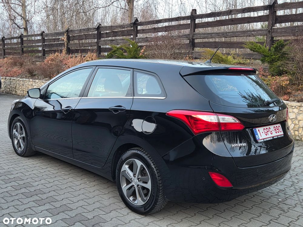 Hyundai i30 Kombi 1.6 GDi DCT Premium - 5