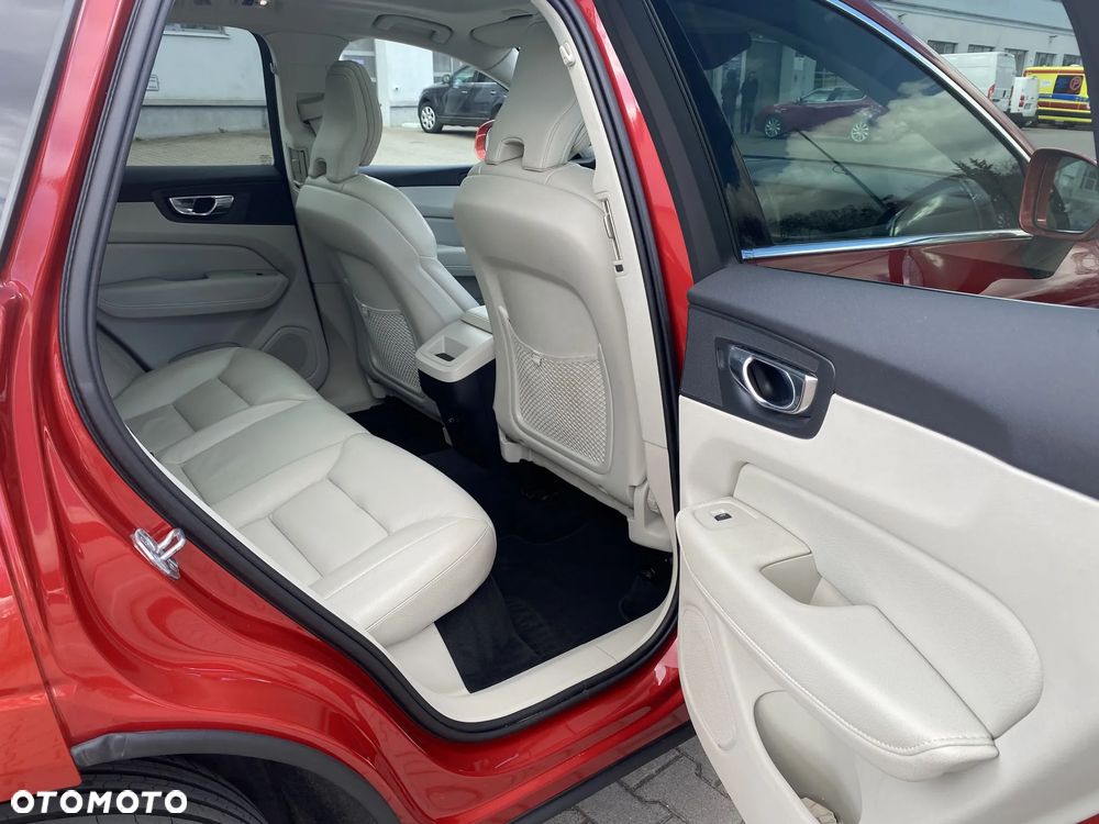 Volvo XC 60 D4 Momentum - 11