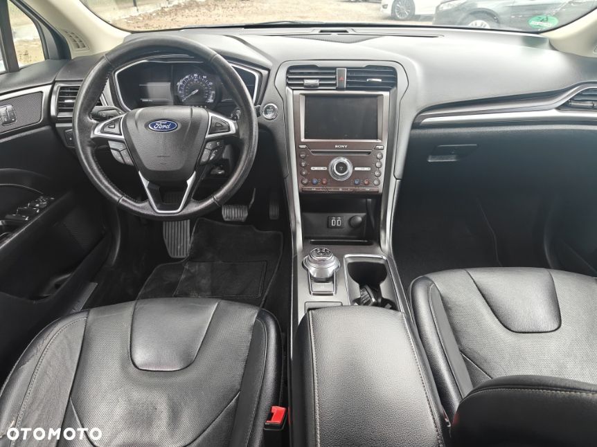 Ford Fusion 2.0 EcoBoost Titanium - 12