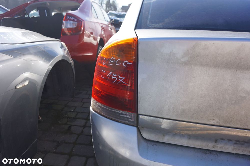 LAMPA TYLNA LEWA VECTRA C SEDAN  OPEL 2002-2005 - 2