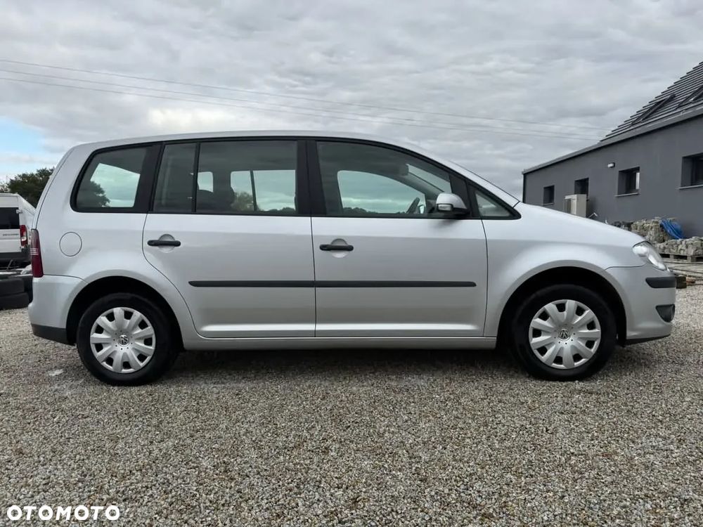 Volkswagen Touran 1.9 TDI DPF Conceptline - 3