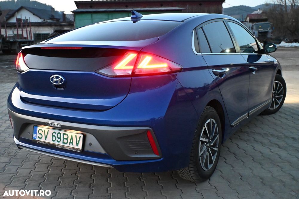 Hyundai IONIQ - 4