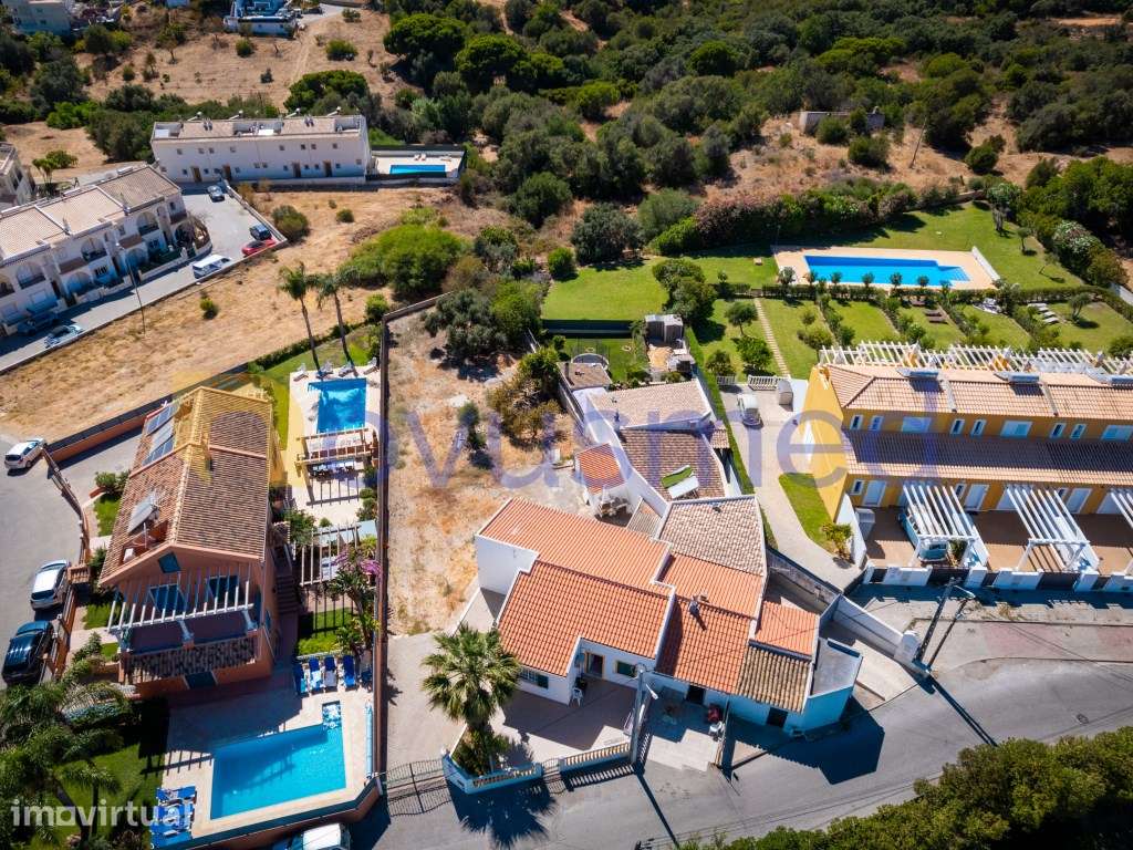 Moradia térrea geminada com 2 quartos, com terreno, em Albufeira - Grande imagem: 3/31