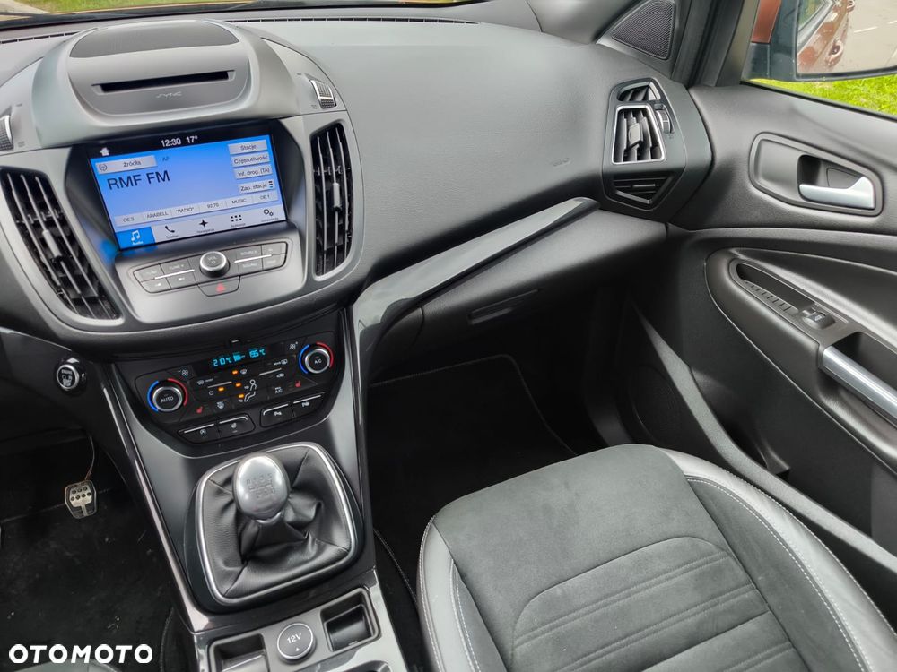 Ford Kuga 2.0 TDCi AWD ST-Line - 14