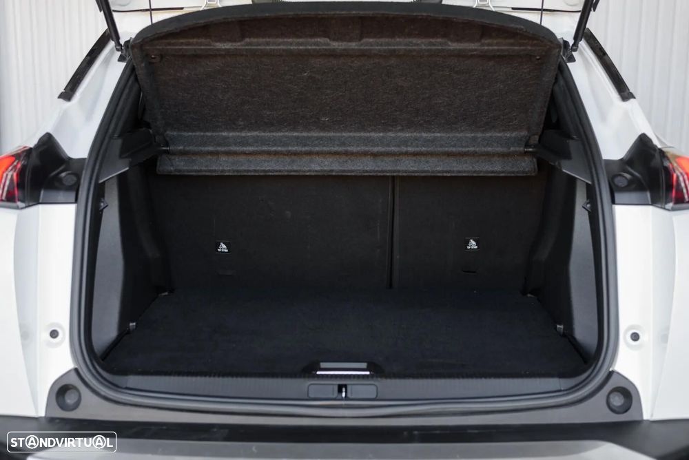Peugeot 2008 1.2 PureTech Allure EAT8 - 18
