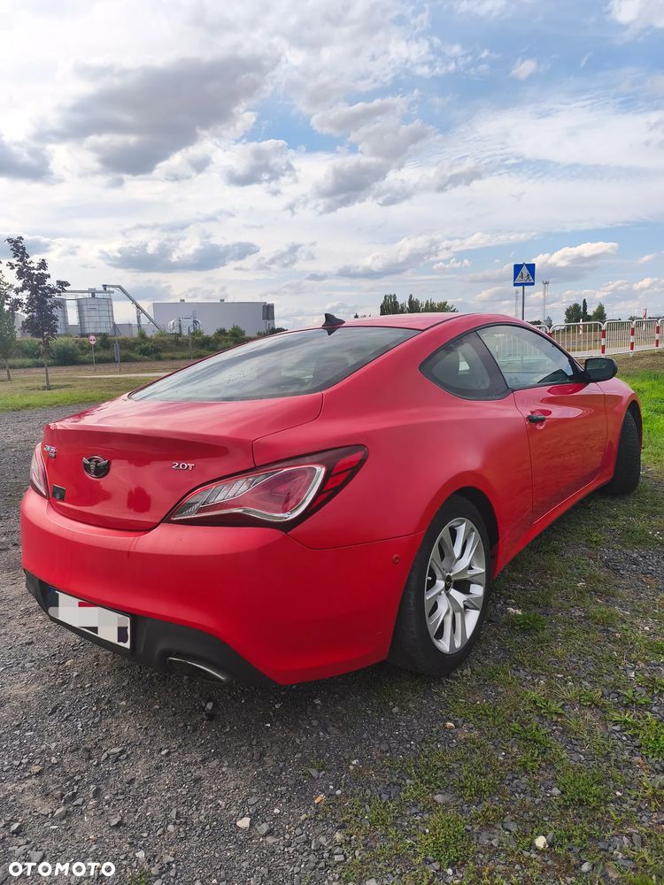Hyundai Genesis Coupe - 8
