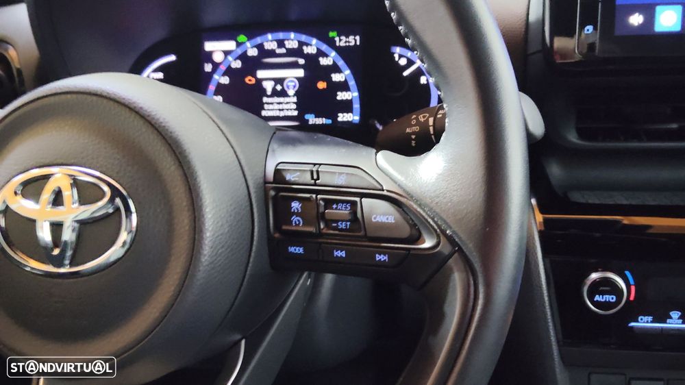 Toyota Yaris Cross 1.5 HDF Square Collection AWD - 15