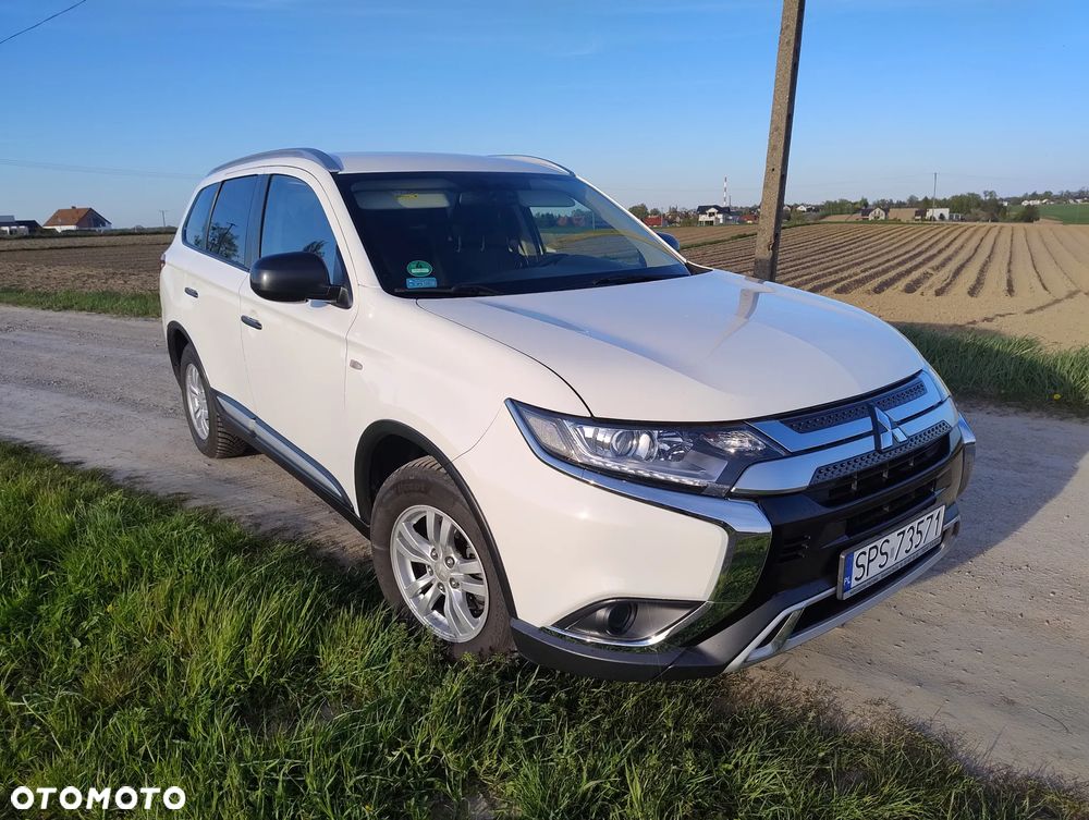 Mitsubishi Outlander 2.0 Invite + 2WD - 1