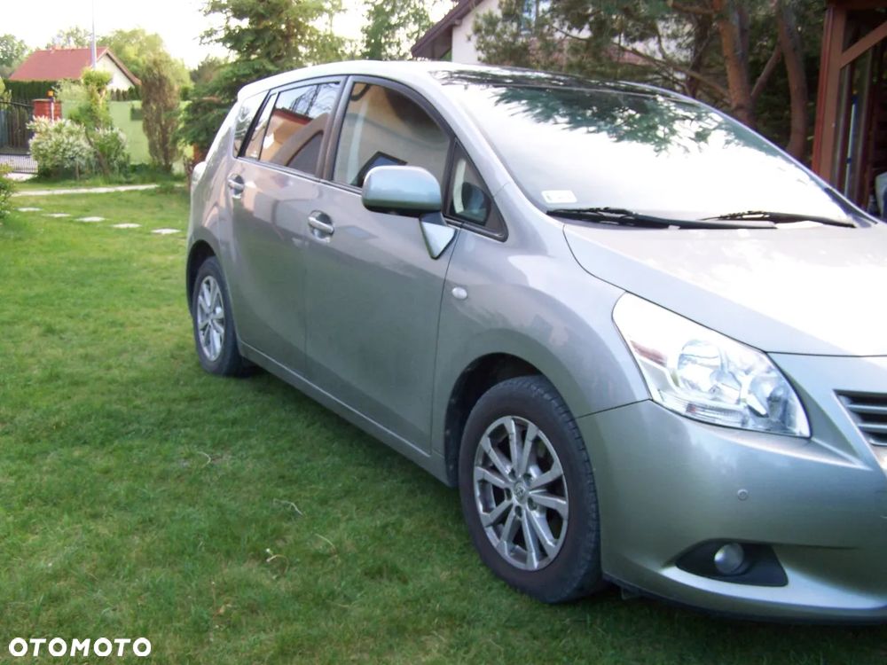 Toyota Verso 1.8 Premium EU5 - 9