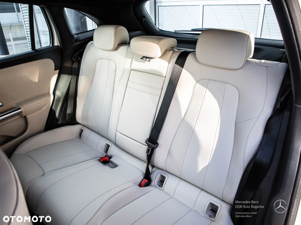 Mercedes-Benz EQA 250+ 70.5kWh Progressive - 12