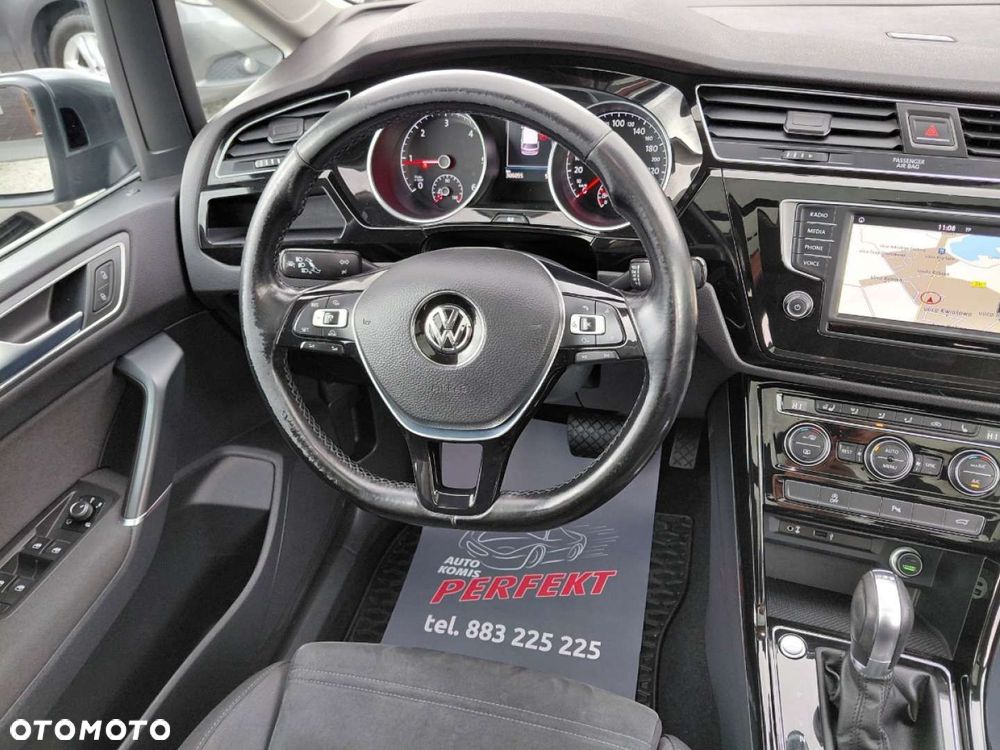 Volkswagen Touran - 25