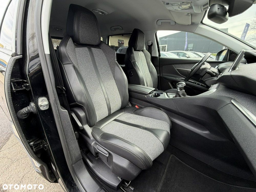 Peugeot 5008 1.5 BlueHDi Allure S&S - 28