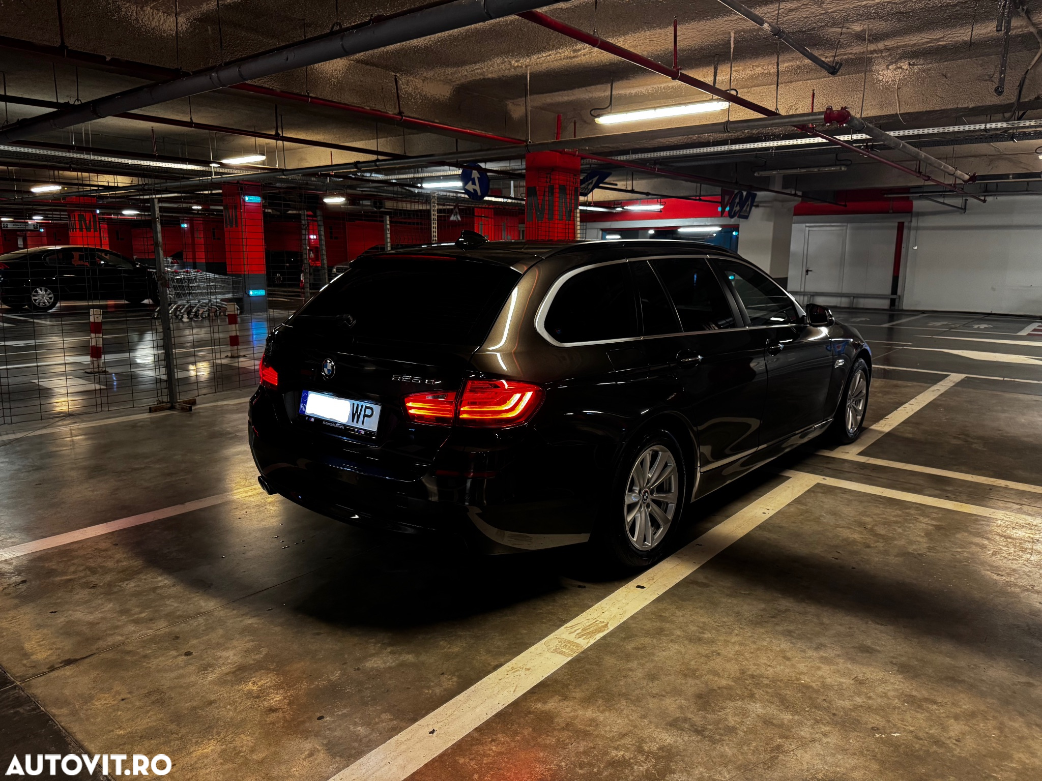 BMW Seria 5 525d xDrive AT - 18
