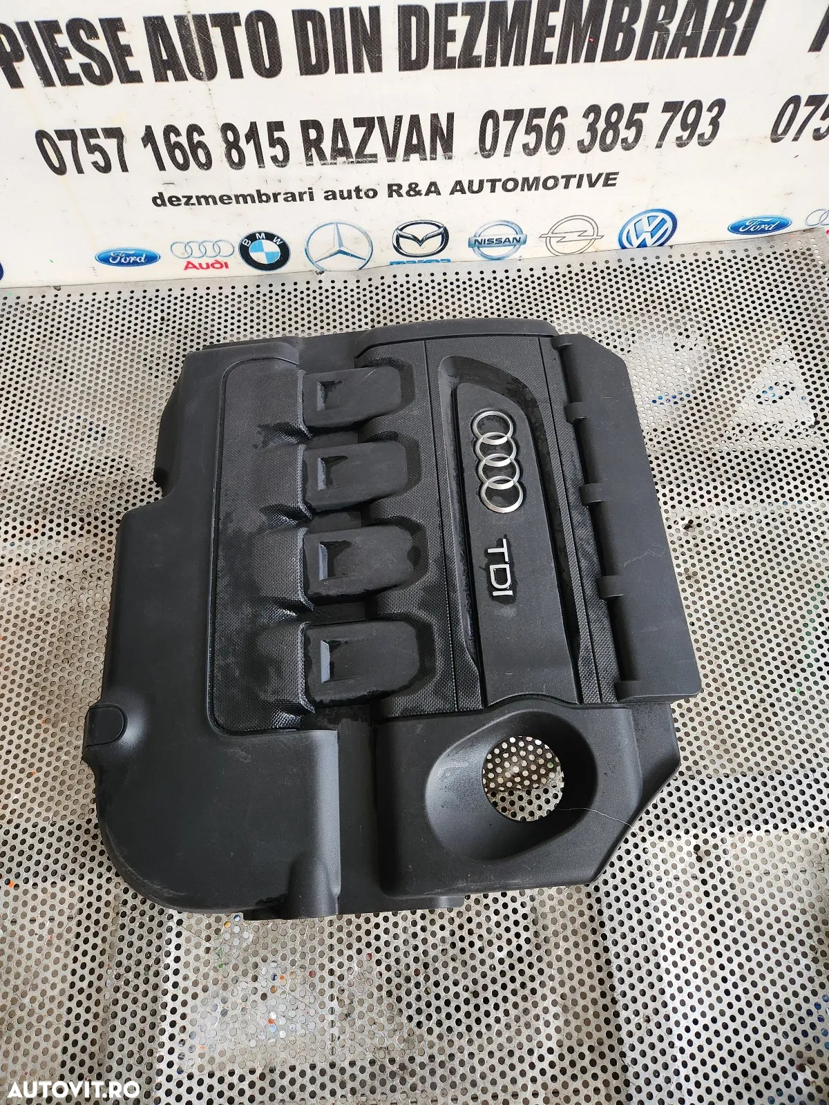 Capac Motor Audi A3 8V Q3 Q5 2.0 Diesel Motor CRL CRB Cod 04LA - Dezmembrez Arad - 2