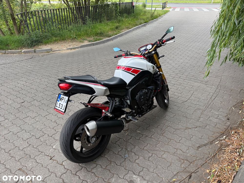 Yamaha FZ8 - 5