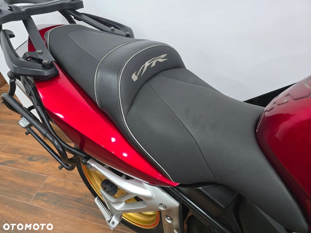 Honda VFR - 19