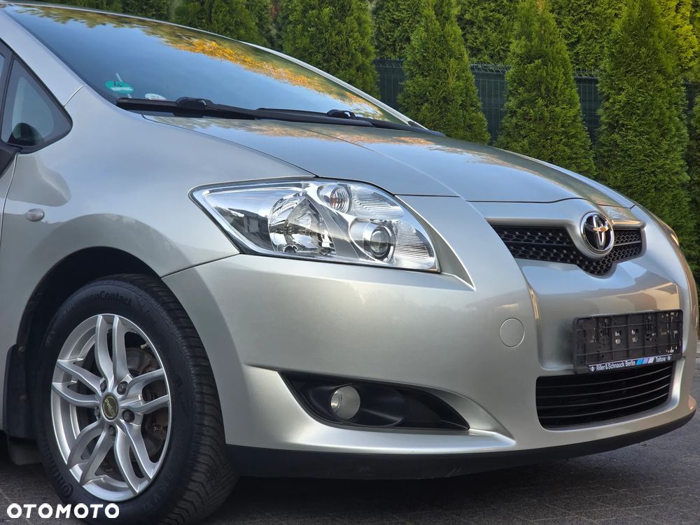 Toyota Auris - 1
