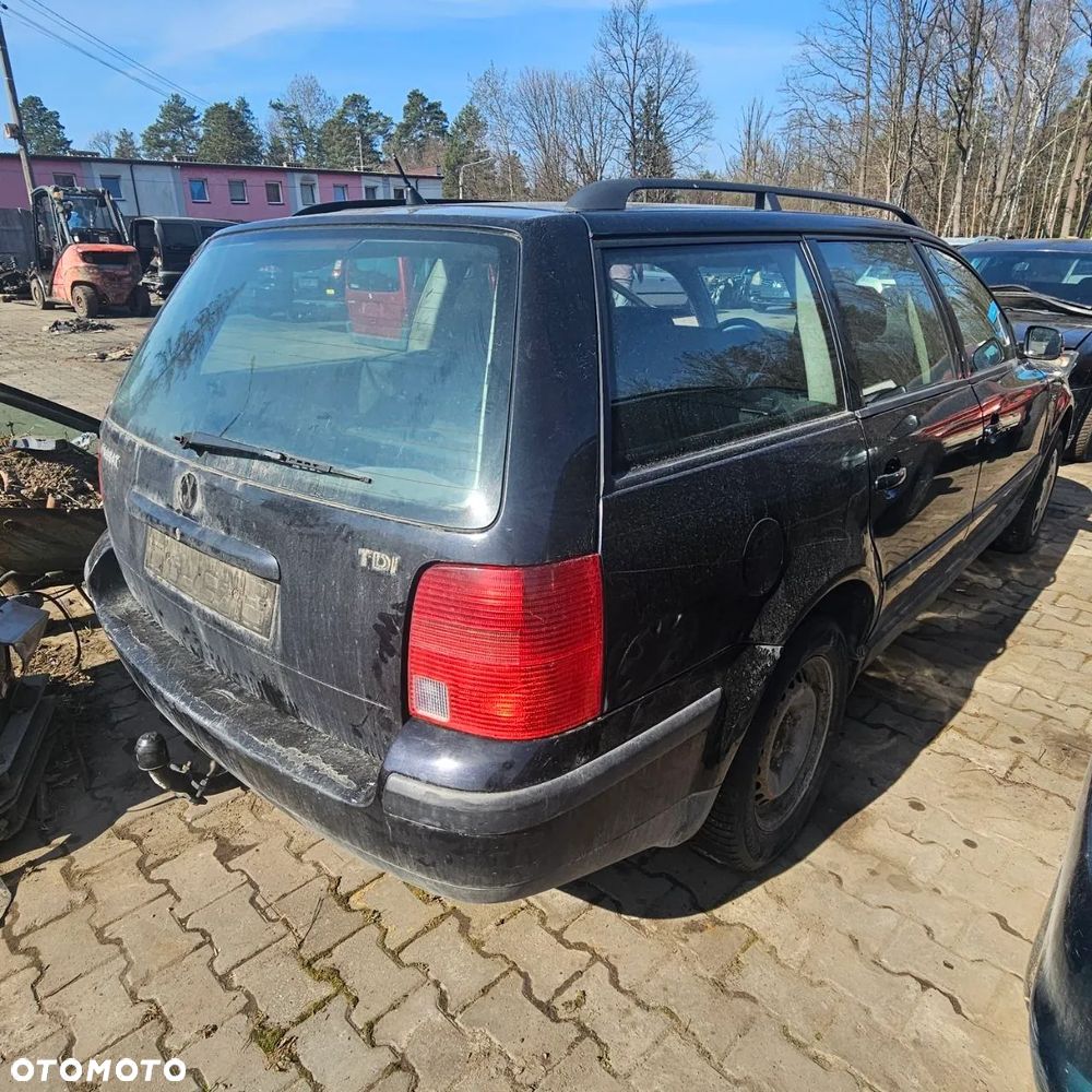 VOLKSWAGEN PASSAT kombi 1999r 1,9 D 66 kW / 90 KM (kod lak: LC9Z) pojazd na części: maska, zderzak, drzwi, szyby, lusterka, chłodnica ... - 11