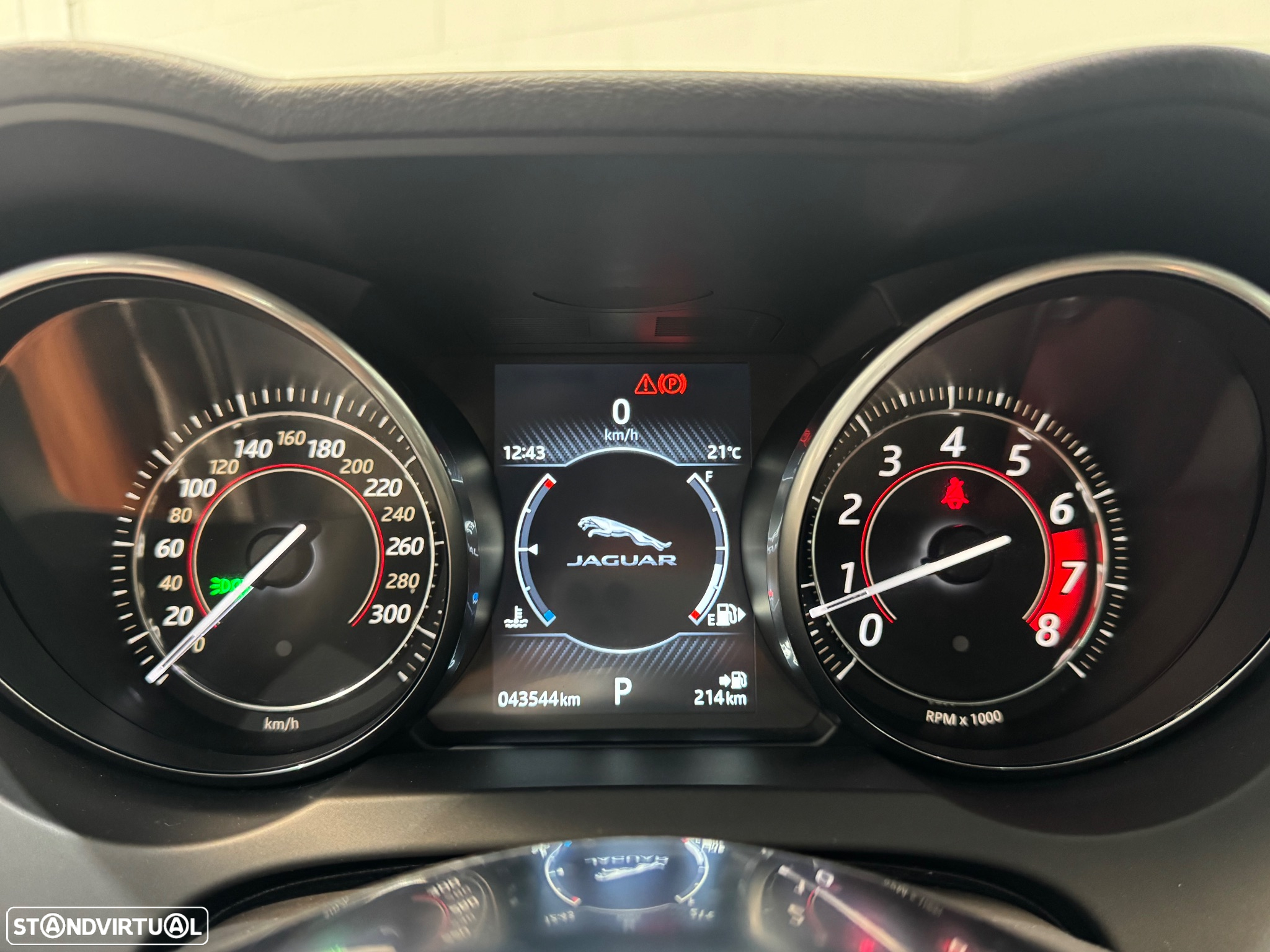 Jaguar F-Type 2.0 i4 R-Dynamic - 33