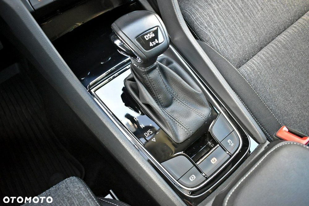 Skoda Karoq 2.0 TDI SCR 4x4 Style DSG - 26