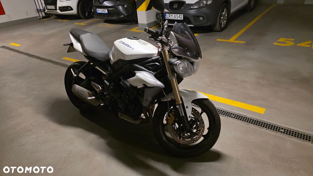 Triumph Street Triple - 1