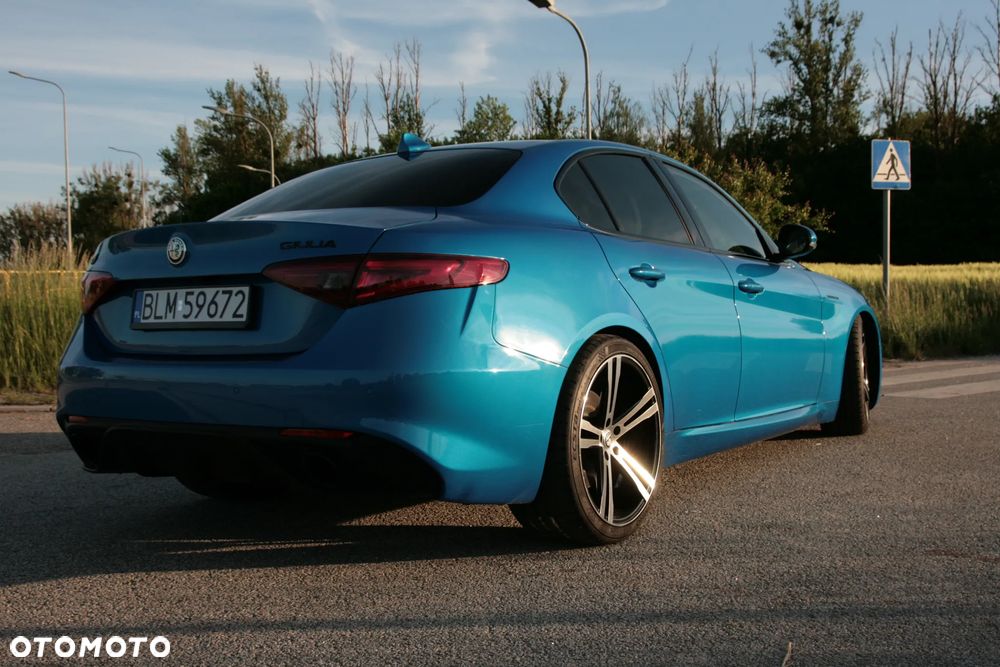 Alfa Romeo Giulia 2.0 Turbo 16V AT8-Q4 Veloce - 2