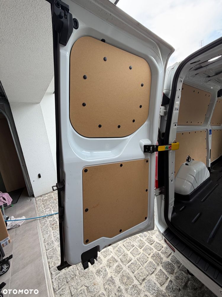 Ford TRANSIT CUSTOM SPORT - 9