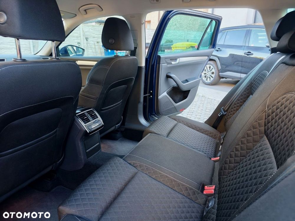 Skoda Superb 2.0 TDI Premium Edition - 21