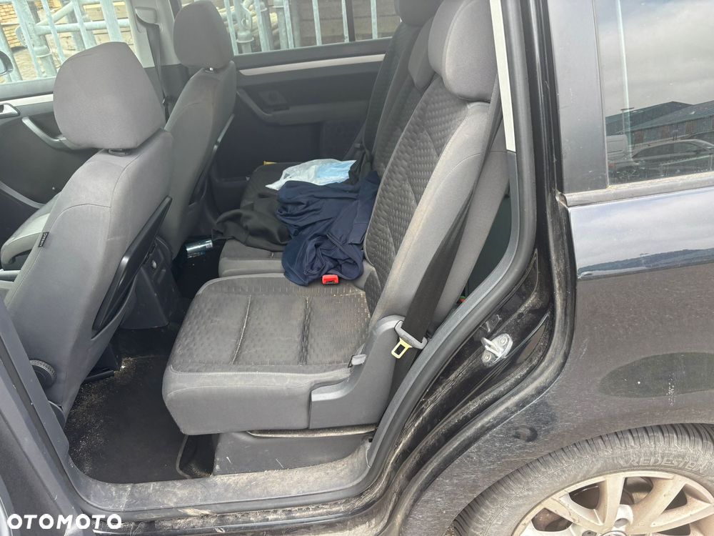 Volkswagen Touran - 9