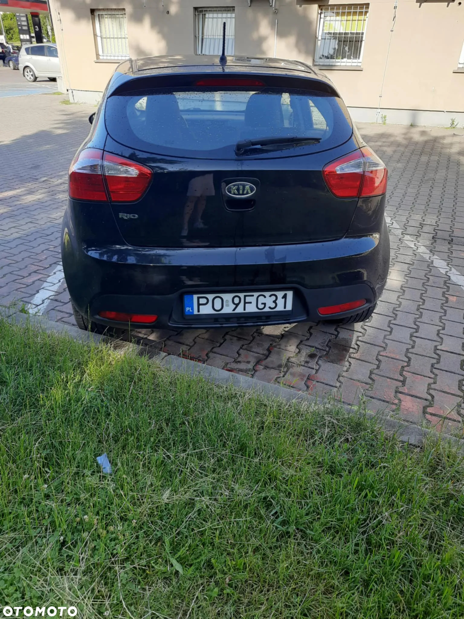 Kia Rio 1.4 L - 5
