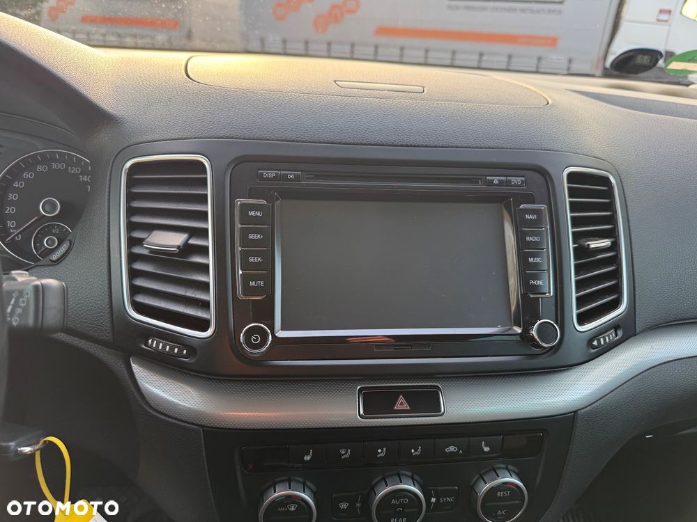 Volkswagen Sharan 2.0 TDI DSG BlueMotion Technology Comfortline - 19
