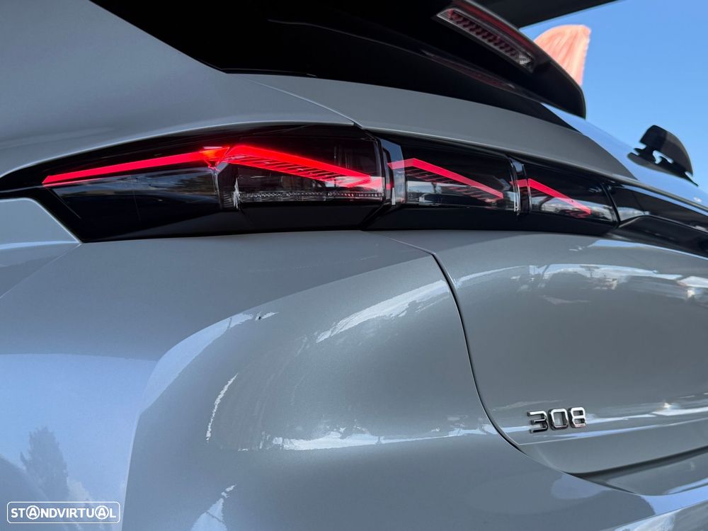 Peugeot 308 1.6 Hybrid GT e-EAT8 - 23