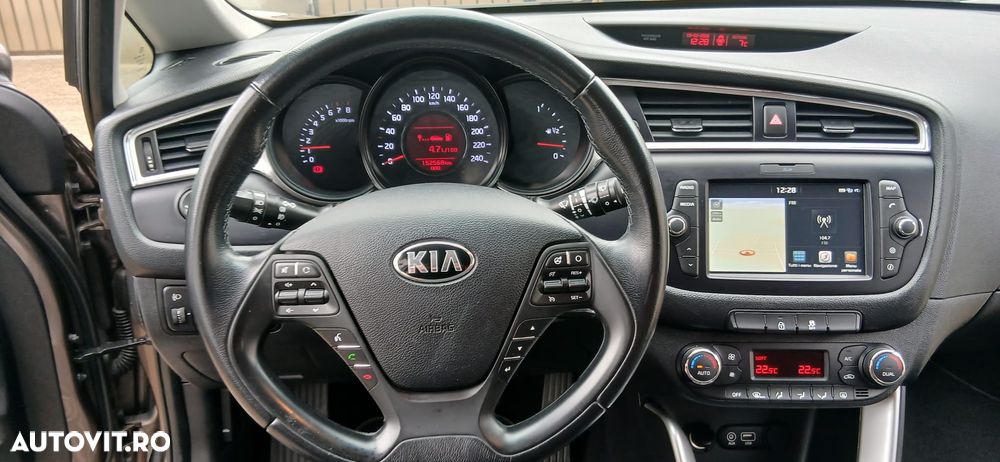 Kia Ceed - 8