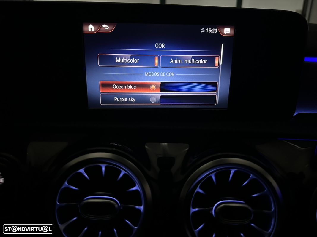 Mercedes-Benz A 250 Limousine e AMG Line - 19