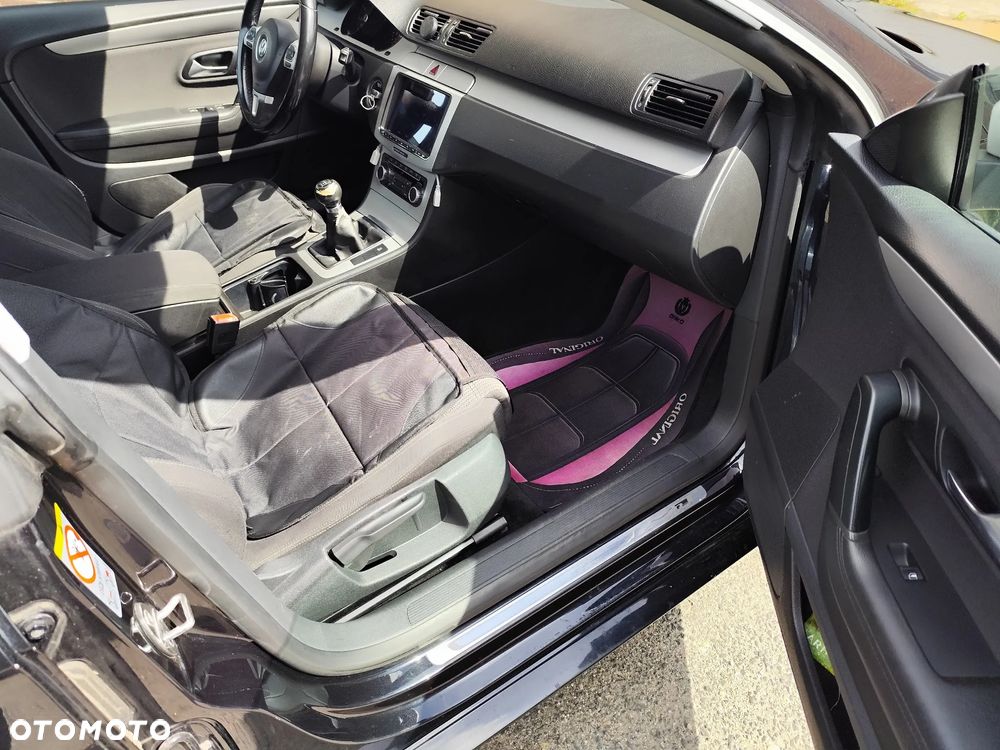 Volkswagen Passat CC - 20