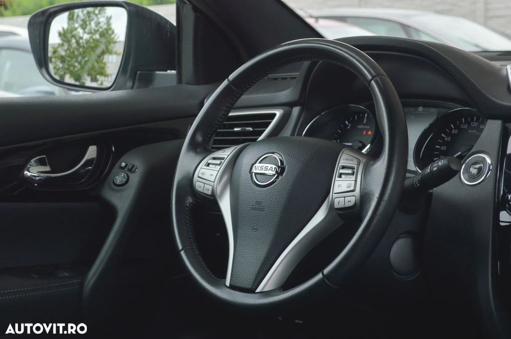 Nissan Qashqai 1.6 DCI Xtronic TEKNA - 32