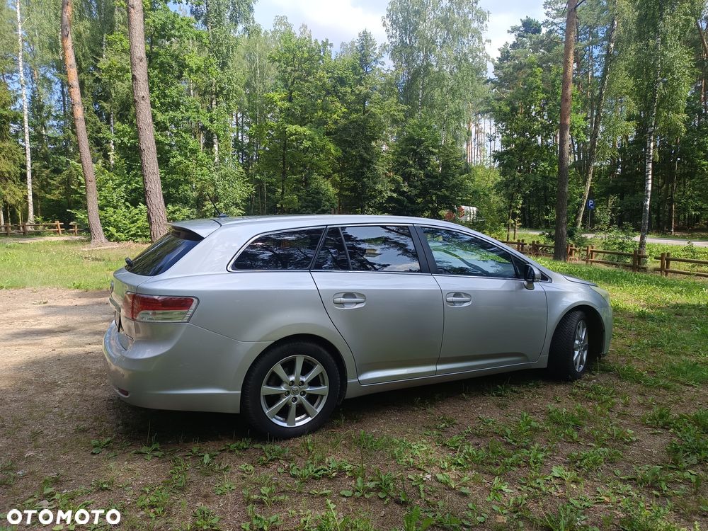 Toyota Avensis - 4