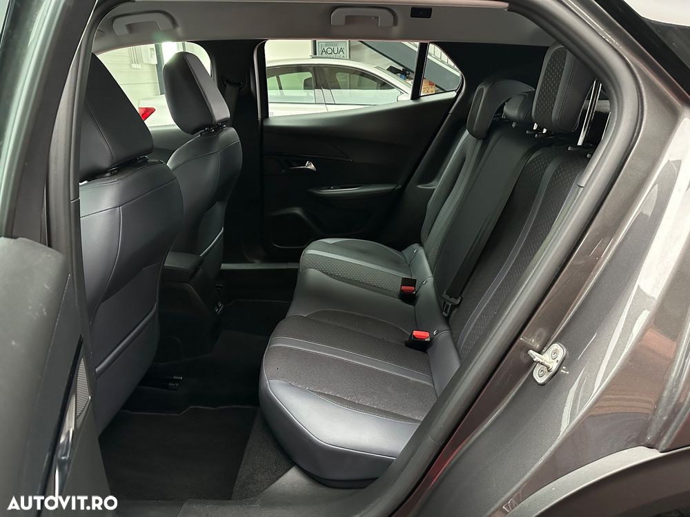 Peugeot 2008 1.2 PureTech Turbo S&S Allure - 22